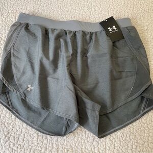 UNDER ARMOUR LOOSE FLY BY 2.0 GRAY MEDIUM NWT
